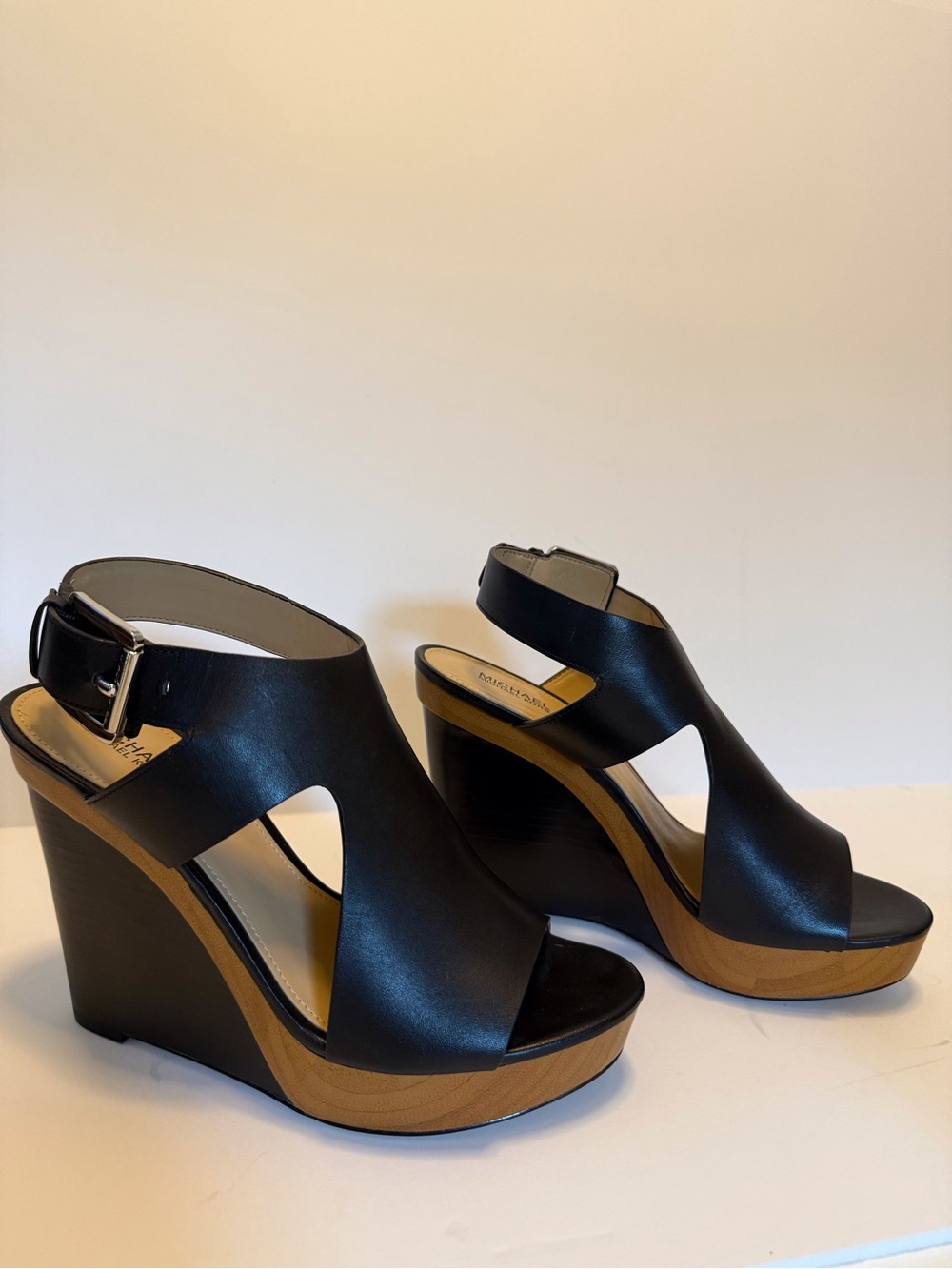 Michael Kors Josephine Black Leather Platform Wedges Size 6.5 NEW - Picture 2 of 9